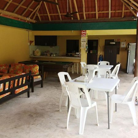 Amigos Hostel Cozumel Exteriör bild