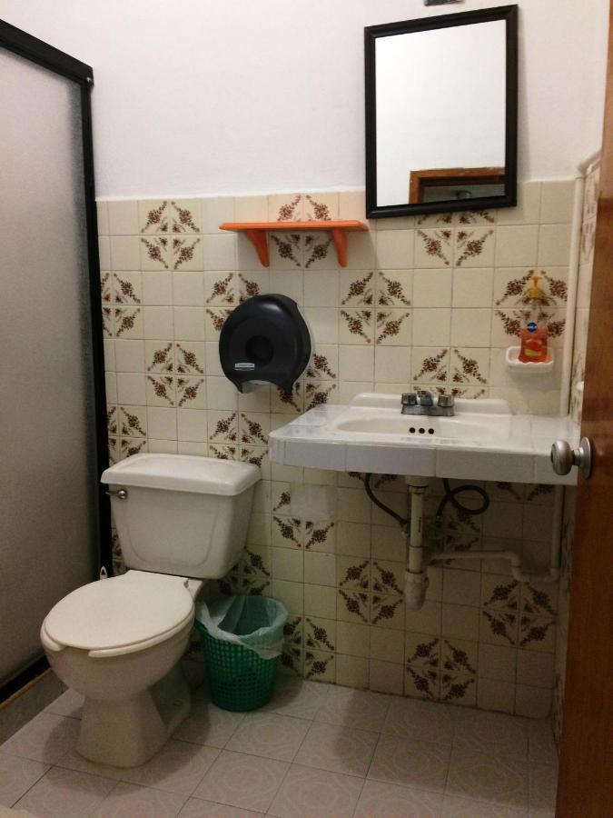 Amigos Hostel Cozumel Exteriör bild