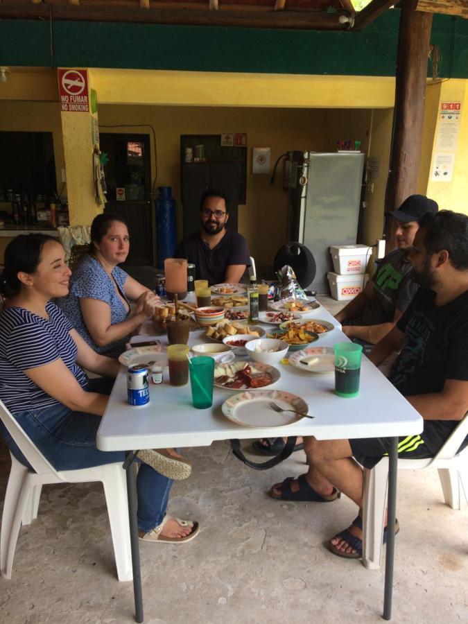 Amigos Hostel Cozumel Exteriör bild