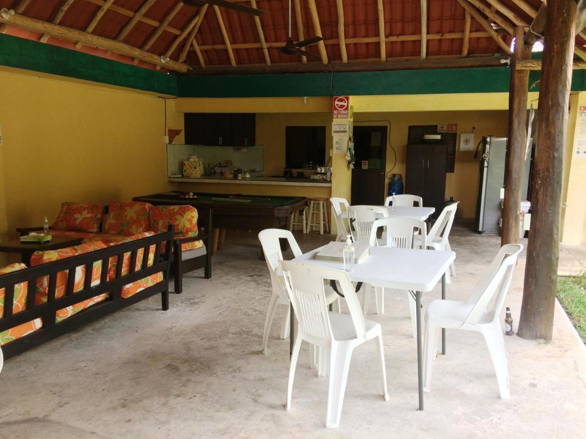 Amigos Hostel Cozumel Exteriör bild