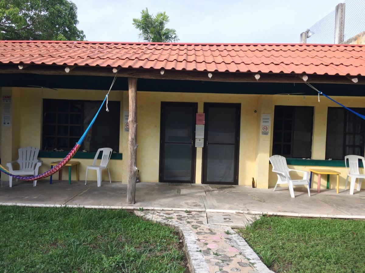 Amigos Hostel Cozumel Exteriör bild