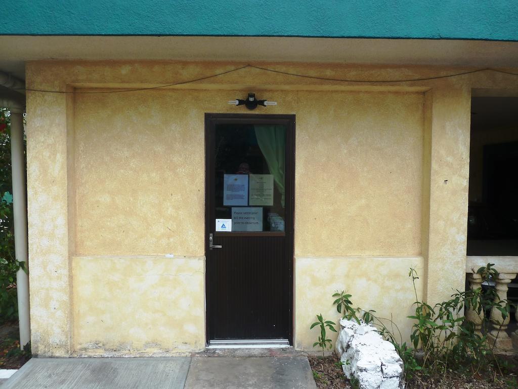 Amigos Hostel Cozumel Exteriör bild