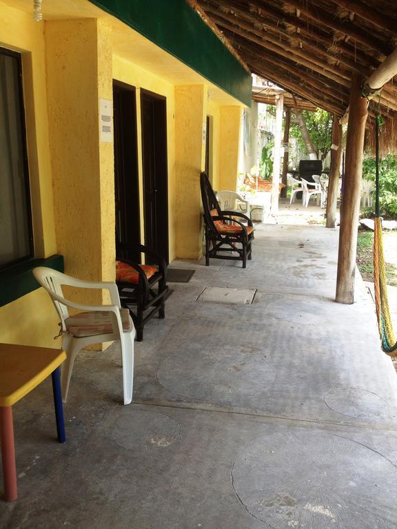 Amigos Hostel Cozumel Exteriör bild