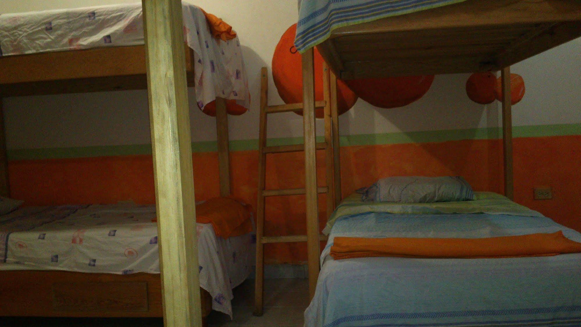 Amigos Hostel Cozumel Exteriör bild